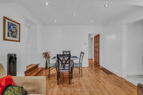 Photo 9 at 4 Harris Park Drive, Birchmount, Toronto