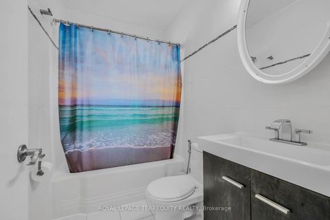 Photo 17 at 4 Harris Park Drive, Birchmount, Toronto