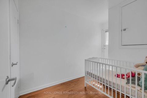 Photo 20 at 4 Harris Park Drive, Birchmount, Toronto