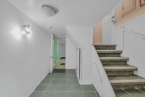 Photo 24 at 4 Harris Park Drive, Birchmount, Toronto