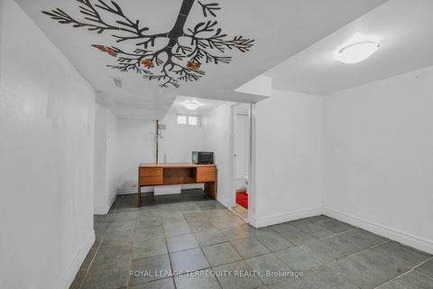 Photo 27 at 4 Harris Park Drive, Birchmount, Toronto