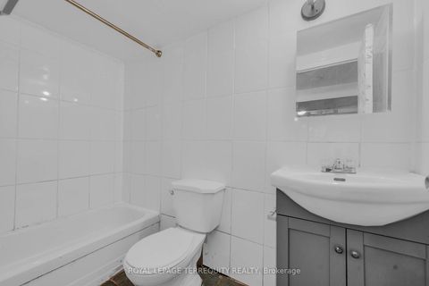Photo 28 at 4 Harris Park Drive, Birchmount, Toronto