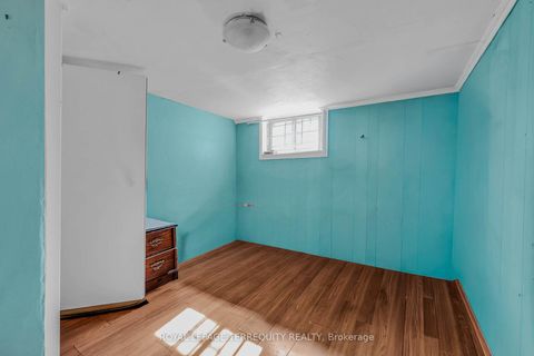 Photo 34 at 4 Harris Park Drive, Birchmount, Toronto