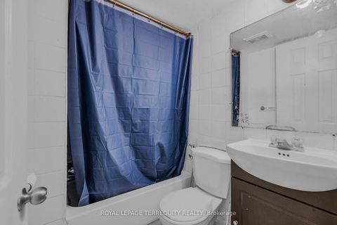 Photo 36 at 4 Harris Park Drive, Birchmount, Toronto