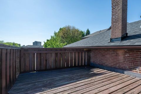 Photo 37 at 4 Harris Park Drive, Birchmount, Toronto
