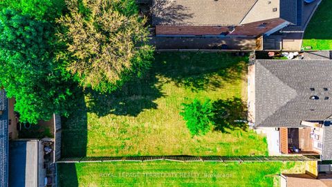 Photo 38 at 4 Harris Park Drive, Birchmount, Toronto