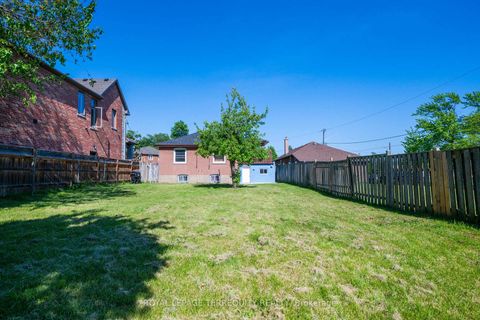 Photo 40 at 4 Harris Park Drive, Birchmount, Toronto