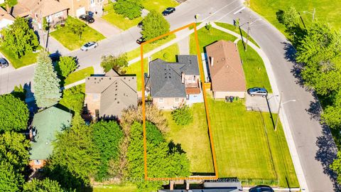 Photo 42 at 4 Harris Park Drive, Birchmount, Toronto