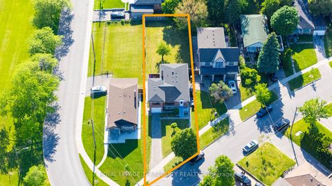 Photo 43 at 4 Harris Park Drive, Birchmount, Toronto