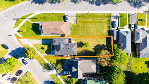Photo 44 at 4 Harris Park Drive, Birchmount, Toronto