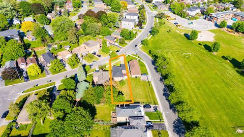 Photo 45 at 4 Harris Park Drive, Birchmount, Toronto