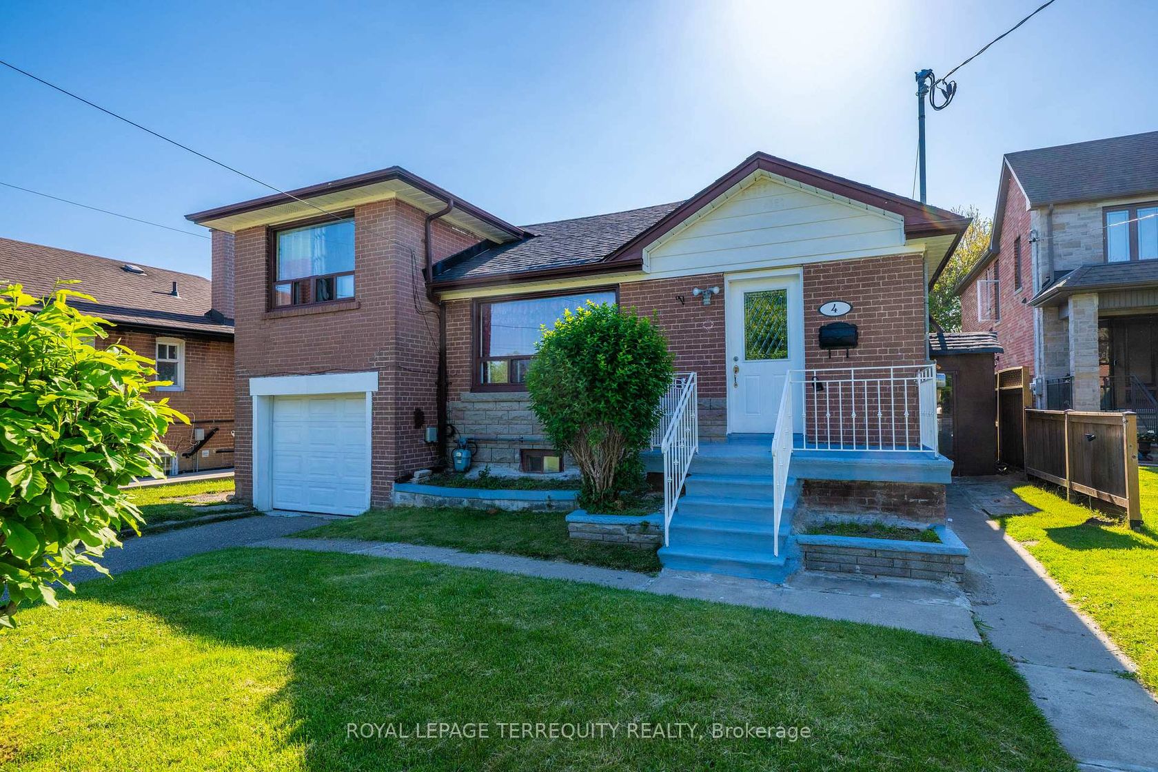 4 Harris Park Drive, Birchmount, Toronto photo number 2