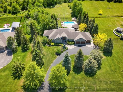 Photo 2 at 23 Fairbairn Gate, Rural East Gwillimbury, East Gwillimbury