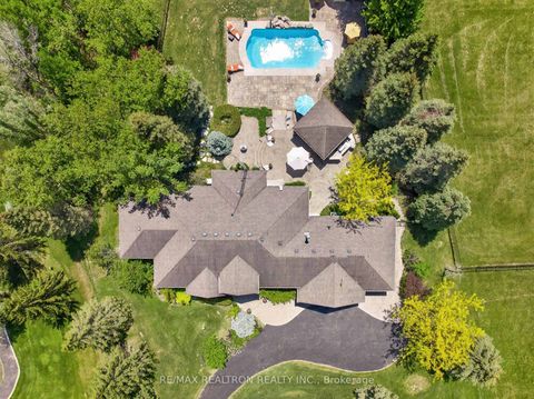 Photo 4 at 23 Fairbairn Gate, Rural East Gwillimbury, East Gwillimbury