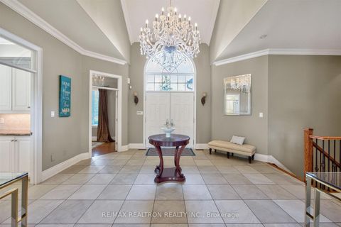 Photo 6 at 23 Fairbairn Gate, Rural East Gwillimbury, East Gwillimbury