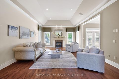 Photo 7 at 23 Fairbairn Gate, Rural East Gwillimbury, East Gwillimbury