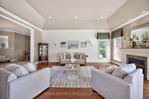 Photo 8 at 23 Fairbairn Gate, Rural East Gwillimbury, East Gwillimbury