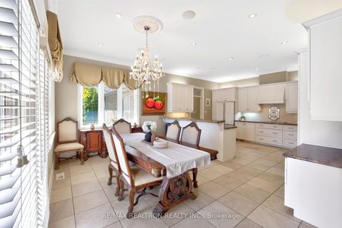 Photo 11 at 23 Fairbairn Gate, Rural East Gwillimbury, East Gwillimbury