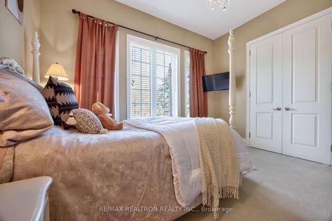 Photo 24 at 23 Fairbairn Gate, Rural East Gwillimbury, East Gwillimbury