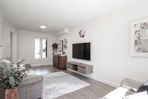 Photo 7 at 22 BLUEGRASS Drive, Holly, Barrie