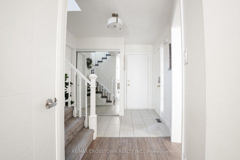 Photo 8 at 22 BLUEGRASS Drive, Holly, Barrie