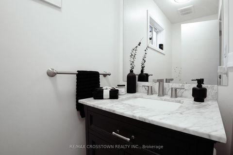 Photo 9 at 22 BLUEGRASS Drive, Holly, Barrie