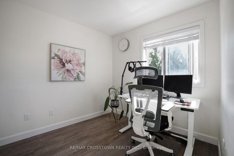 Photo 13 at 22 BLUEGRASS Drive, Holly, Barrie