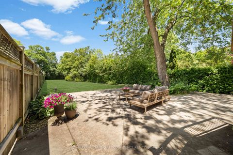 Photo 2 at 466A Ellerslie Avenue, Willowdale West, Toronto