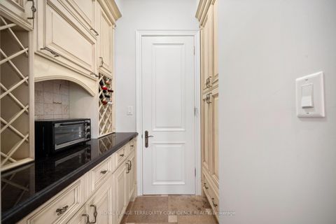 Photo 11 at 466A Ellerslie Avenue, Willowdale West, Toronto