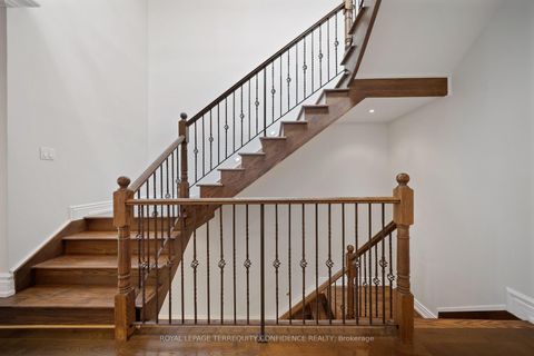 Photo 18 at 466A Ellerslie Avenue, Willowdale West, Toronto