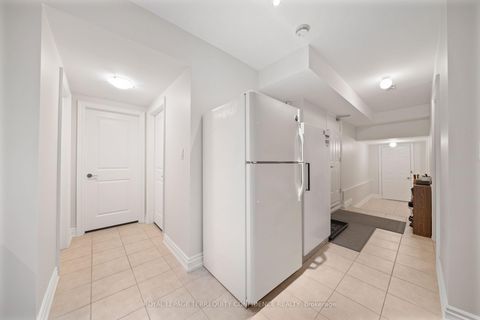 Photo 36 at 466A Ellerslie Avenue, Willowdale West, Toronto
