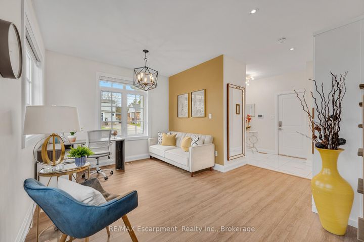 Photo 4 at 1 - 2362 New Street, Brant, Burlington