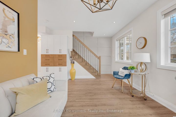Photo 5 at 1 - 2362 New Street, Brant, Burlington