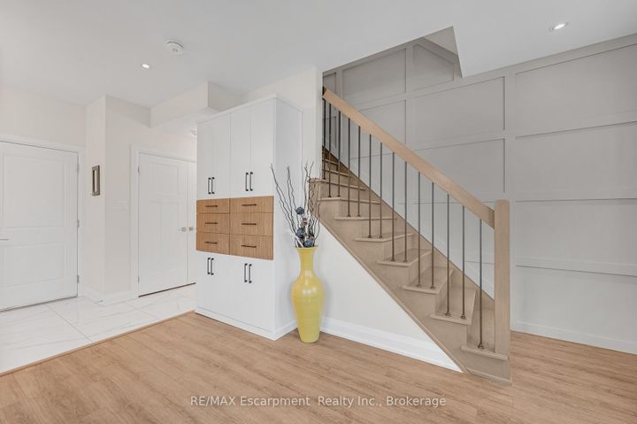 Photo 6 at 1 - 2362 New Street, Brant, Burlington