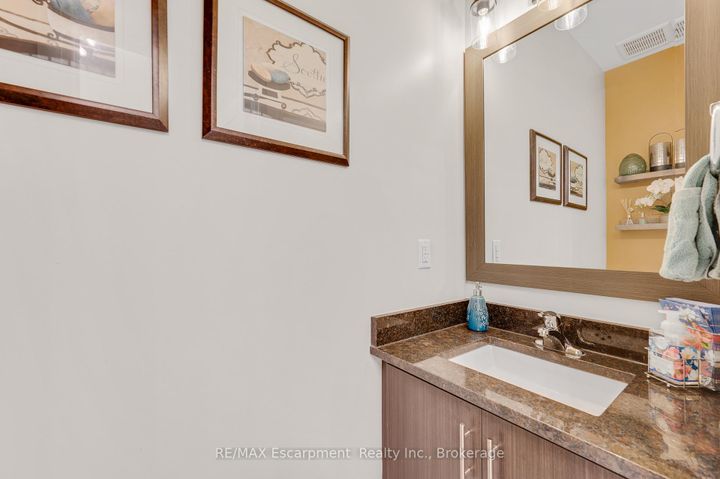 Photo 7 at 1 - 2362 New Street, Brant, Burlington