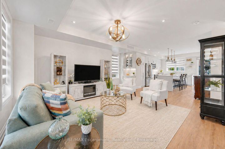 Photo 8 at 1 - 2362 New Street, Brant, Burlington