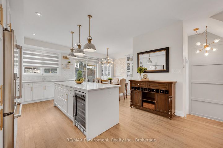 Photo 10 at 1 - 2362 New Street, Brant, Burlington