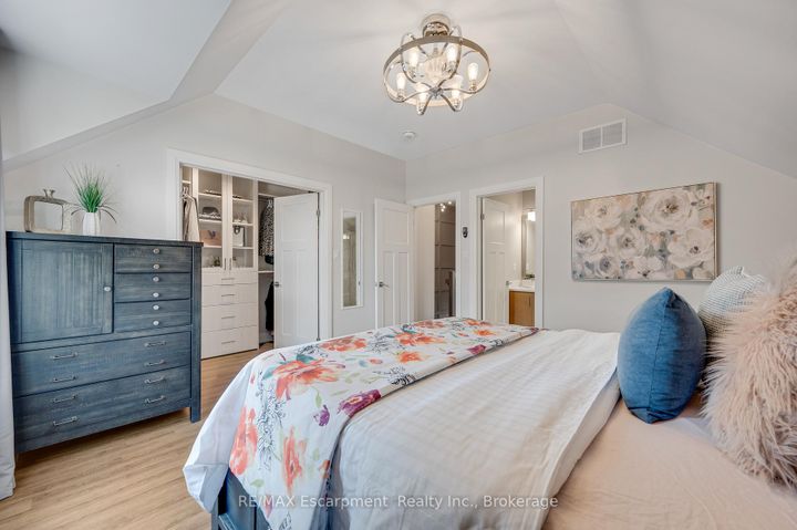 Photo 18 at 1 - 2362 New Street, Brant, Burlington