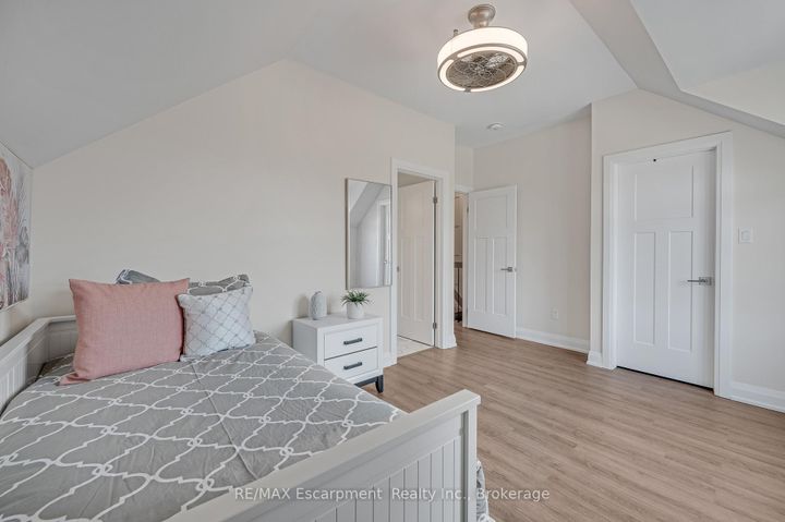 Photo 21 at 1 - 2362 New Street, Brant, Burlington