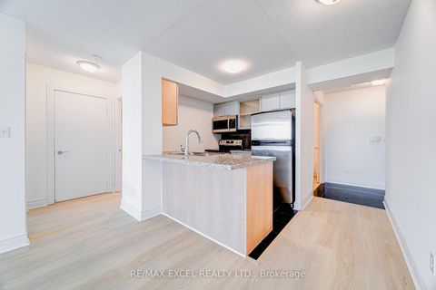 Photo 10 at 1512 - 18 Harrison Garden Boulevard, Willowdale East, Toronto