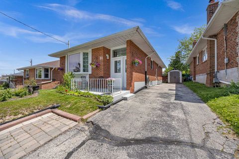 Photo 3 at 31 Kilbride Road, Bendale, Toronto