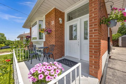 Photo 4 at 31 Kilbride Road, Bendale, Toronto