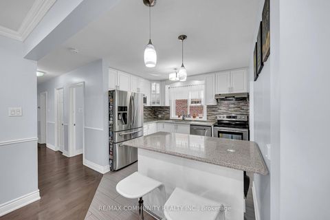 Photo 14 at 31 Kilbride Road, Bendale, Toronto