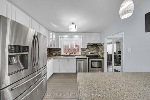 Photo 15 at 31 Kilbride Road, Bendale, Toronto