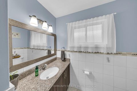 Photo 19 at 31 Kilbride Road, Bendale, Toronto