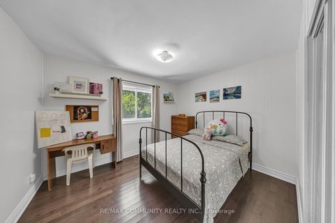 Photo 22 at 31 Kilbride Road, Bendale, Toronto