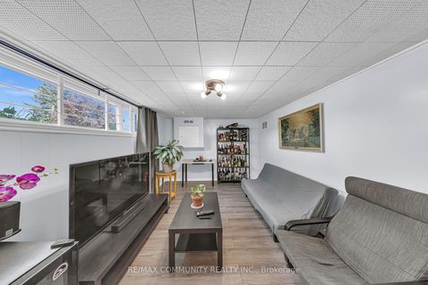 Photo 31 at 31 Kilbride Road, Bendale, Toronto
