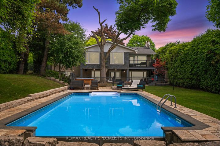 Photo 3 at 42 Heathview Avenue, Bayview Village, Toronto