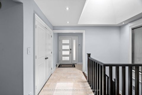 Photo 4 at 42 Heathview Avenue, Bayview Village, Toronto