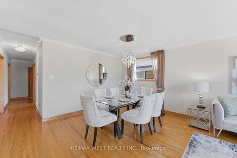 Photo 6 at 37 Beaumonde Heights Drive, Beaumonde Heights, Toronto